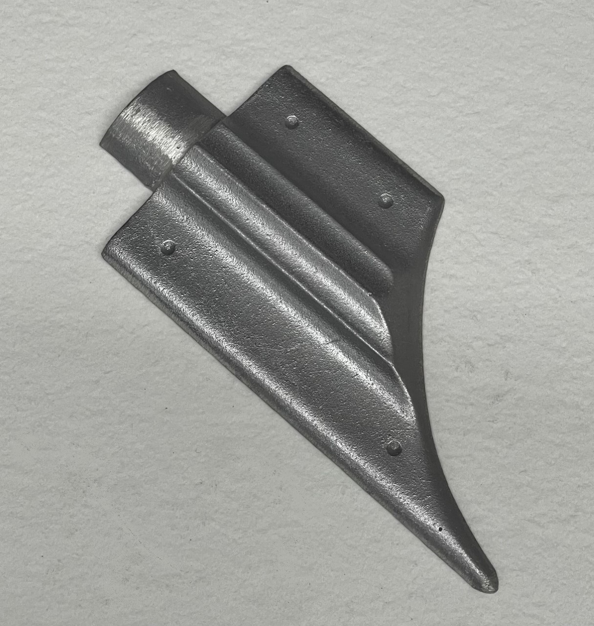 X695R CAST RIGHT SIDE TRIM