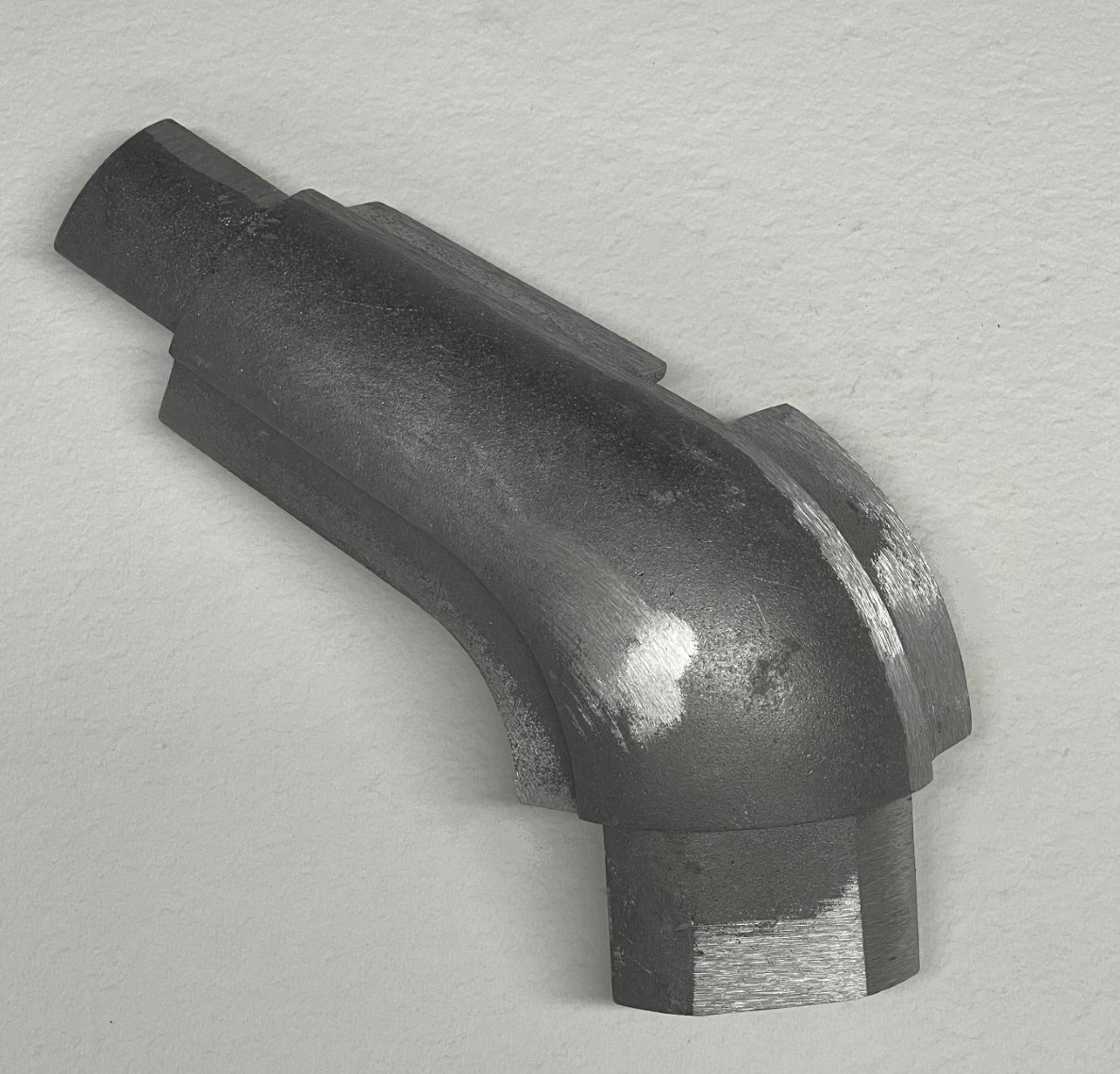 #X 700L CAST BOTTOM CORNER RIGHT (2)